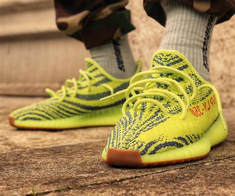 Adidas yeezy 350 frozen yellow